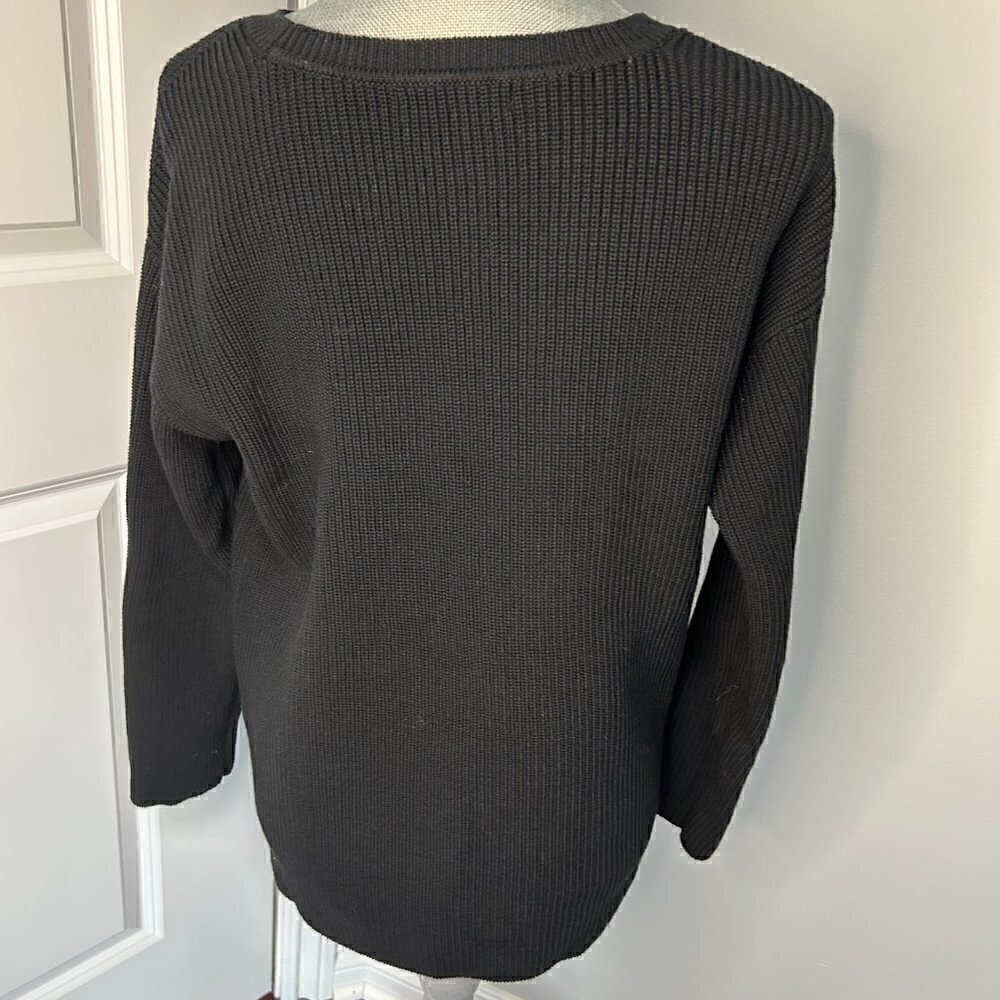 Women's Banana Republic Black Crewneck Sweater Size M NWOT - Picture 2 of 2